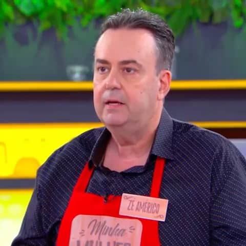 Eliana Michaelichin Bezerraのインスタグラム：「Quer diversão pra toda família ? Então vem que tem!! Espero vcs as 15h, no SBT. Alguém sabe me dizer por que eu gritei tão alto o nome do @felipearaujocantor ?? 🤣🤣🤣#domingo #eliana #minhamulherquemanda #felipearaujo」