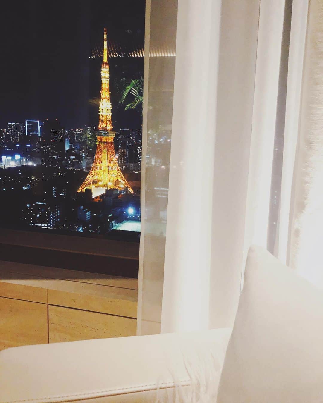 佐野友妃子さんのインスタグラム写真 - (佐野友妃子Instagram)「幸せと感じる時間が増える🌛✨ 東京タワーはいつ見ても飽きない美しさ🗼  . 今日もたくさん笑いました:)))」11月29日 23時01分 - yukikosano1111