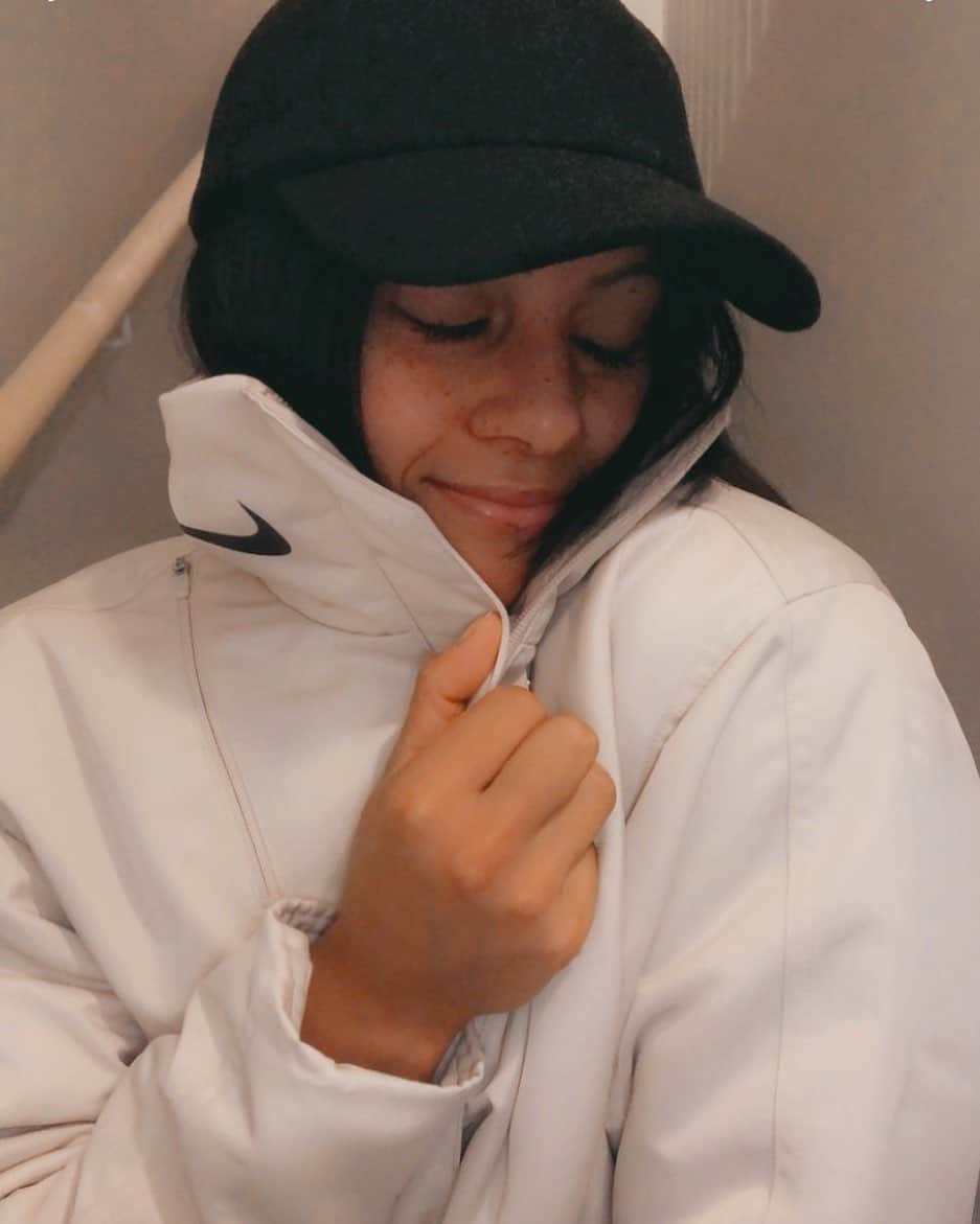 のインスタグラム：「Tis the season for oversized everything 🥰」