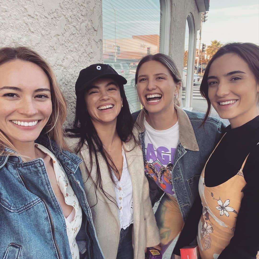 ブリアナ・ホリーのインスタグラム：「low quality photos / high quality memories 🥺 miss you. ♥️」