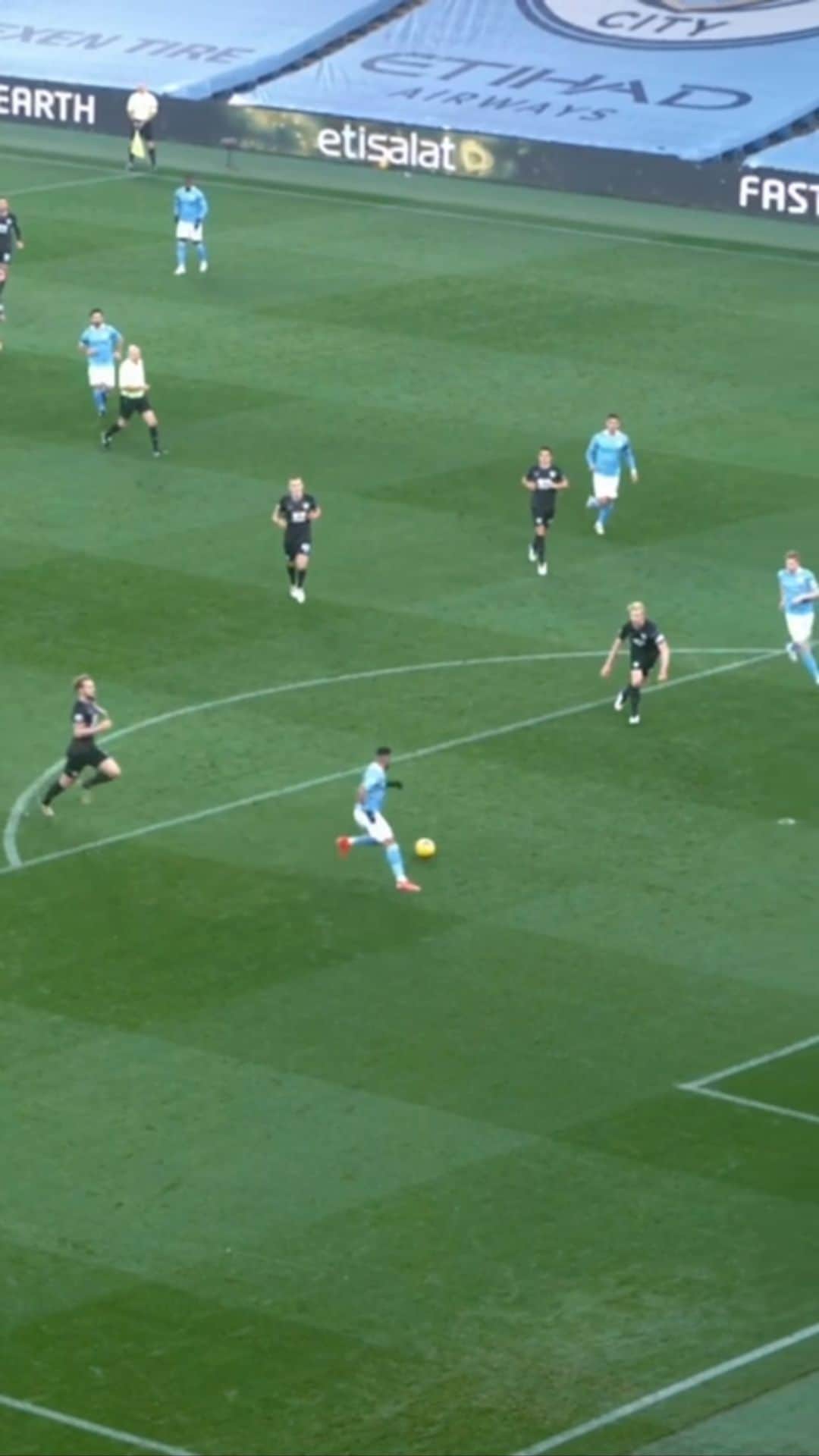 のインスタグラム：「Bang bang bang 💥💥💥 @mancity @alexthegreekone 🎥」