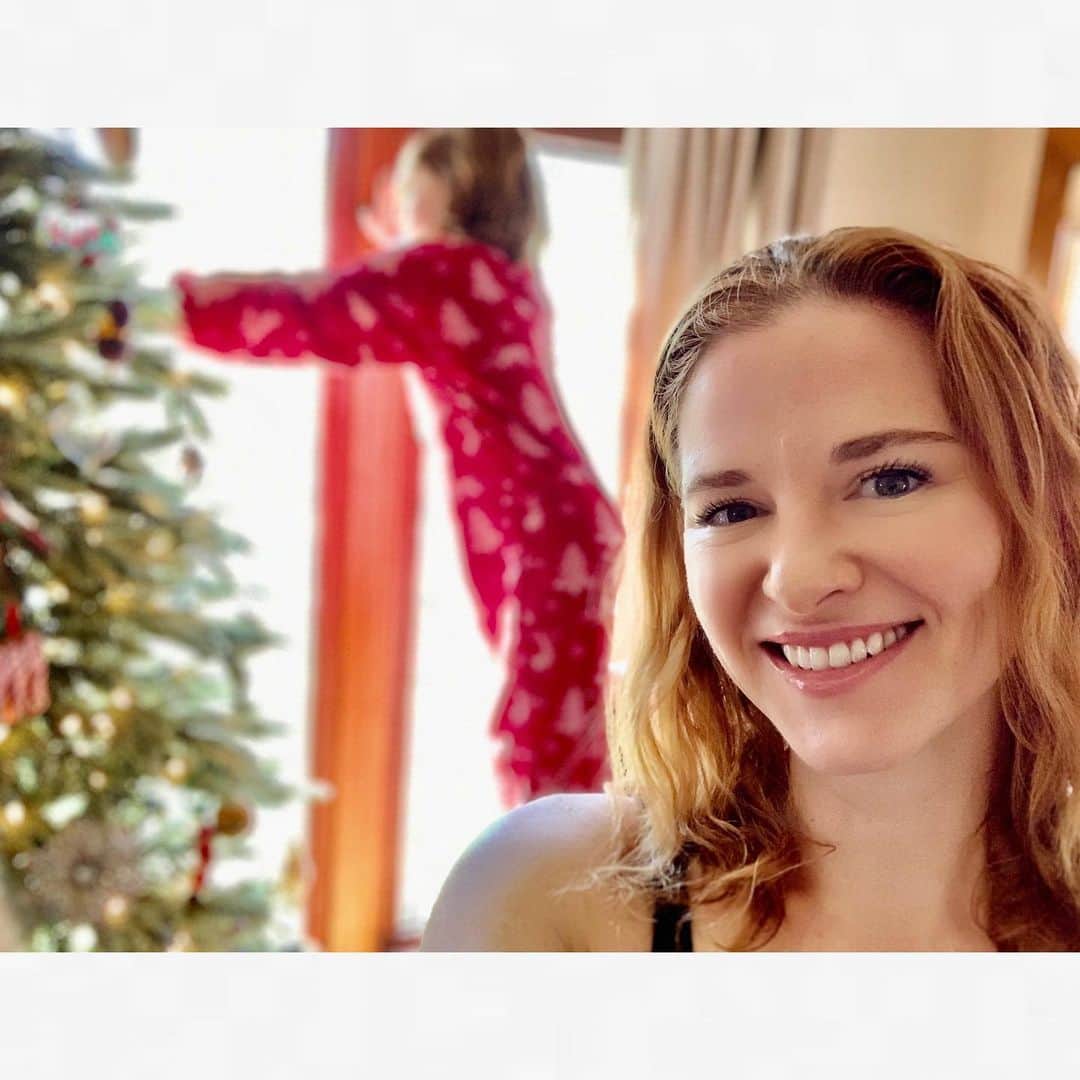 サラ・ドリューさんのインスタグラム写真 - (サラ・ドリューInstagram)「Happy 😊 Christmas 🎄 ❤️❤️❤️」11月29日 23時36分 - thesarahdrew