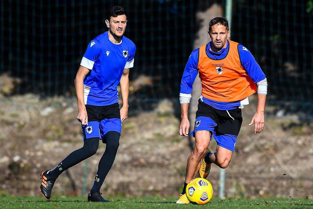 UCサンプドリアさんのインスタグラム写真 - (UCサンプドリアInstagram)「Meno 1️⃣ a #TorinoSamp.  📷 @simonearveda」11月29日 23時50分 - sampdoria