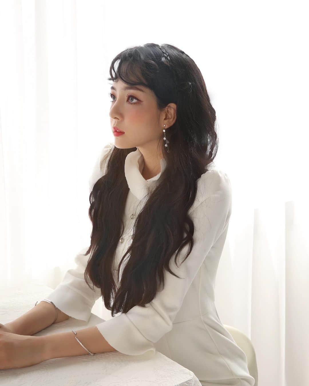 ユジョン のインスタグラム：「#웨딩촬영  보정 전,,,,, 시집갑니다앟ㅎㅎㅎㅎㅎㅎㅎㅎ^-^🎶」