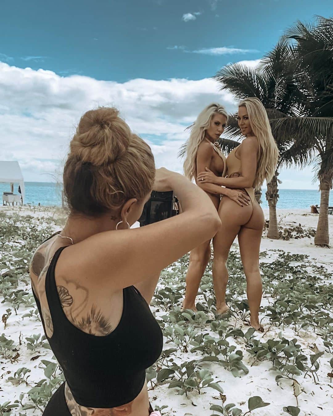 Kindly Myersのインスタグラム：「In Mexico with @misslynniemarie shooting with the best @mandalinephotography @entworld.fans @michellecuevasmua  . @jeffblack_the_promoter @jeffblack__models」