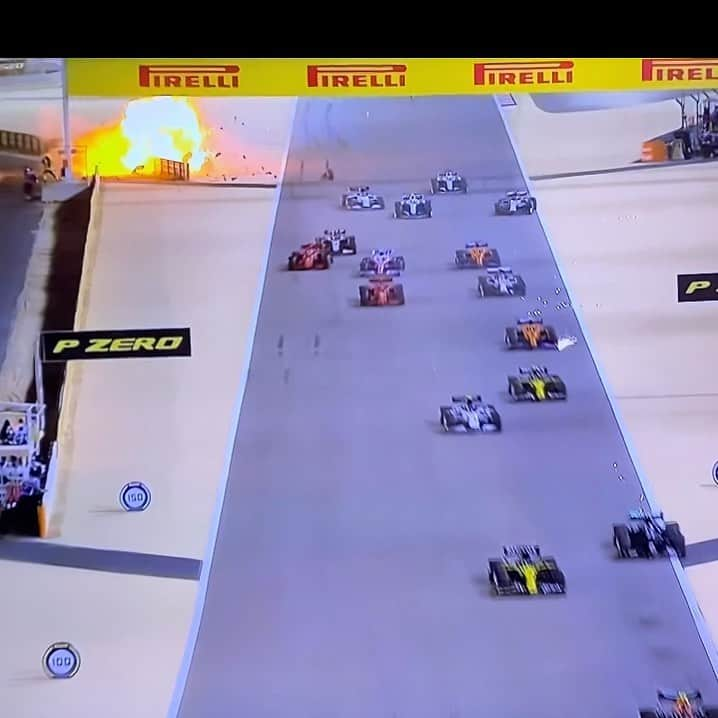 パストール・マルドナドのインスタグラム：「Increíble accidente en la 1era vuelta de la carrera de #bahrain🇧🇭 🙏 por la salud de @grosjeanromain y espero que vuelva muy pronto.  La tecnología en el area de seguridad ha dado hoy sus frutos, salvando la vida de #Romain 🙏 Hay que valorar la valentía de quienes están tras el volante en este deporte. @f1 💪 big ⚾️ ⚾️ #repect #respeto」