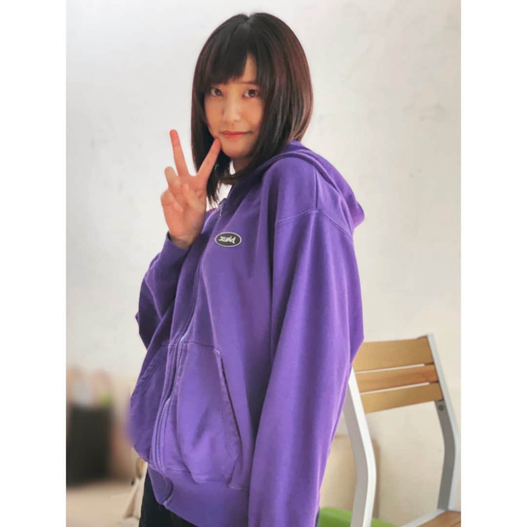 のインスタグラム：「. 本日も「アインシュタイン・山崎紘菜　Heat&Heart!」 ご拝聴頂きありがとうございました🙏  そしてなんと、12月15日に 初の公開収録をする事が決まりました！ 若干名、観覧も募集するみたいです。 お越しになれない方はYoutubeにて 生配信もする予定なので 詳しくは番組HPまで😳 #ヒトハト #文化放送」