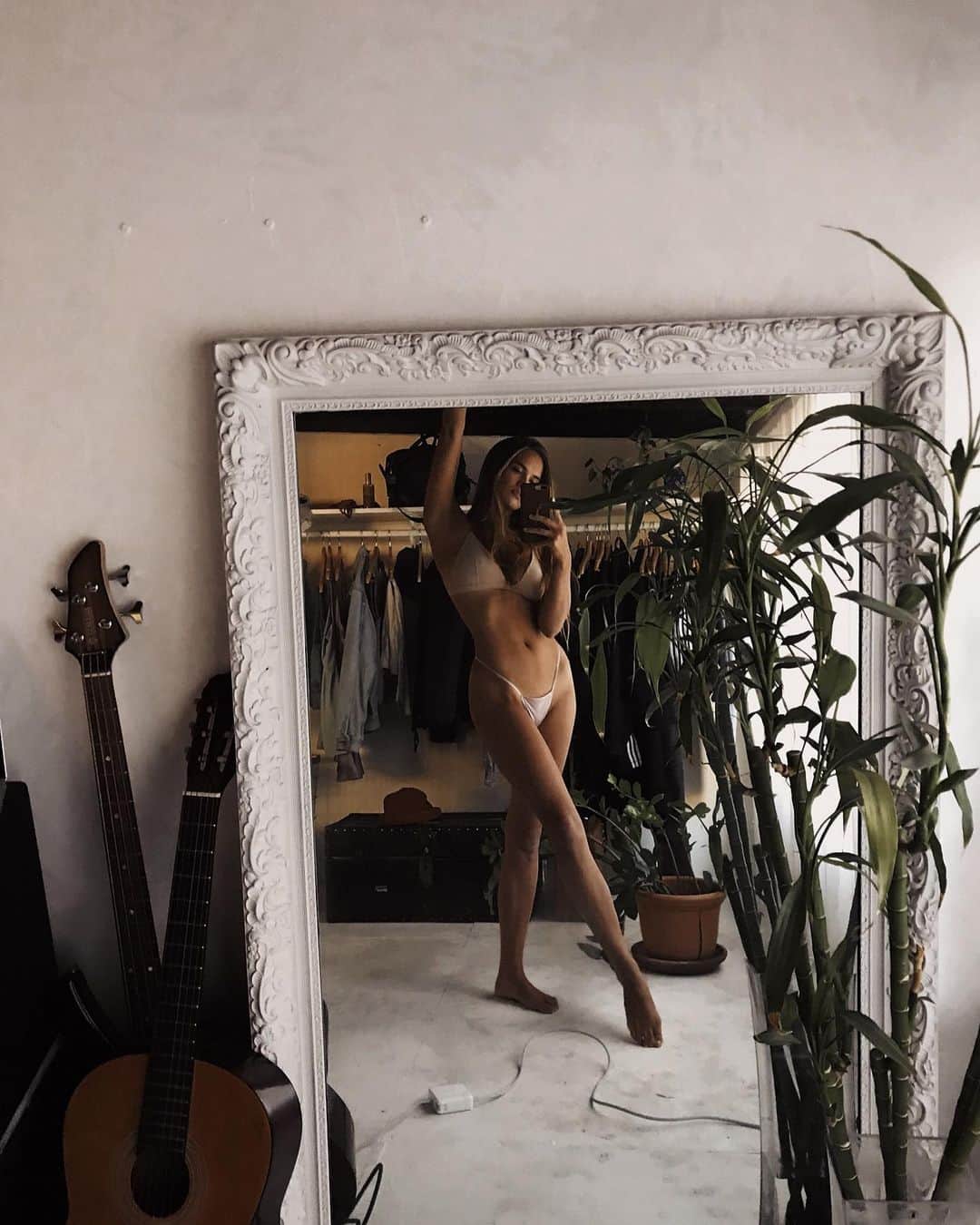 ストーミ・ヘンレイのインスタグラム：「Post Thanksgiving inspo 😶」