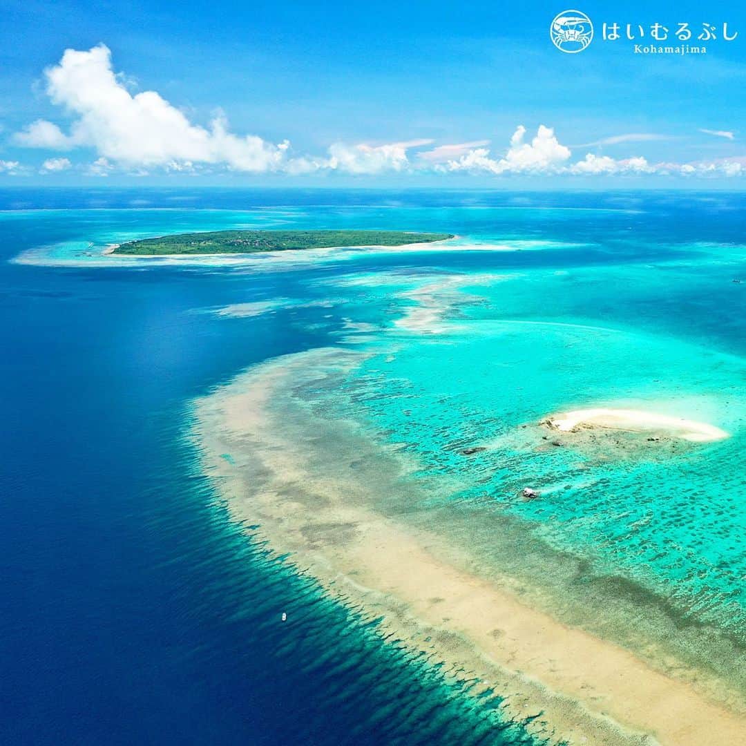 HAIMURUBUSHI はいむるぶしさんのインスタグラム写真 - (HAIMURUBUSHI はいむるぶしInstagram)「小浜島・はいむるぶしから癒しの風景をお届けします。 国内最大のサンゴ礁を守るリーフ… 海洋生物の命を育む揺籠のように外洋から守っています。 #沖縄 #八重山諸島 #浜島 #幻の島 #竹富島 #リーフ #ラグーン #サンゴ礁 #小浜島 #リゾート #ホテル #はいむるぶし」11月30日 1時55分 - haimurubushi_resorts