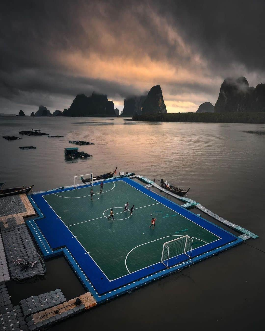 Instagramさんのインスタグラム写真 - (InstagramInstagram)「#HelloFrom Ko Pan Yi, the famous floating fishing village in Thailand’s Phangnga Bay. We are dreaming of a ⚽️ game on this floating pitch.⁣  ⁣Mostly made up of giant limestone cliffs, the whole community sits on top of stilts.⁣  ⁣Photo by @blowithand⁣」11月30日 2時12分 - instagram