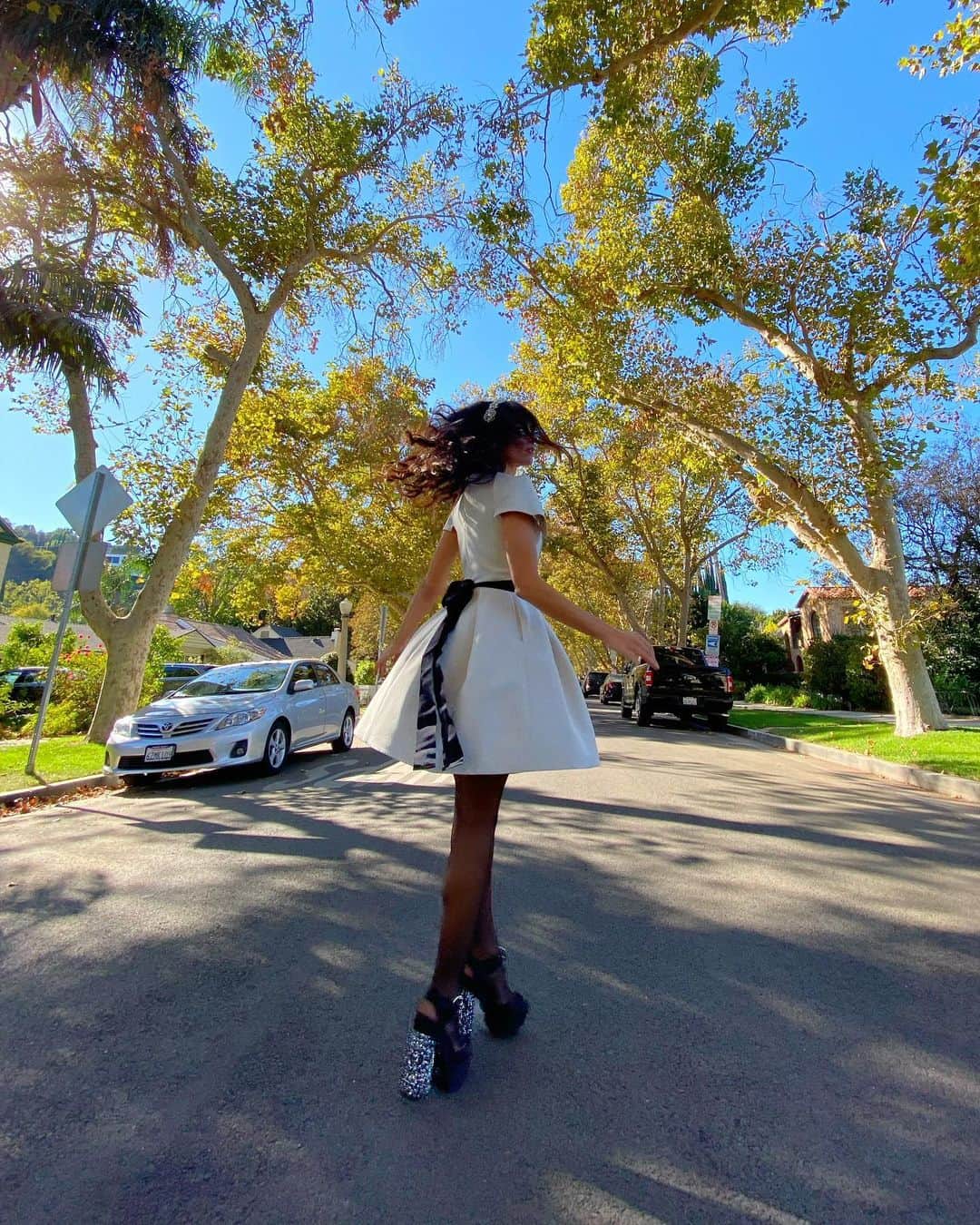 アビゲイル・スペンサーのインスタグラム：「turn around, bright eyes. #holidaysathome #holidayfashion #holidaystyle 📷 @claytonhawkins」