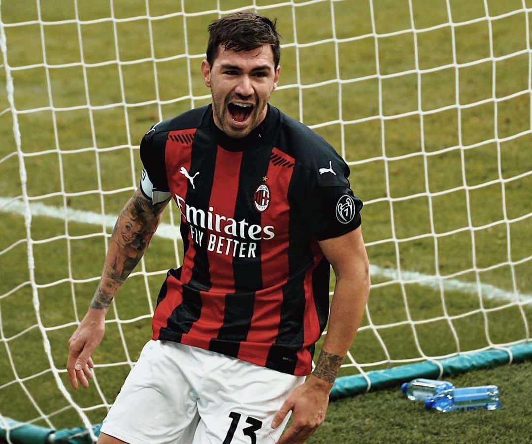 のインスタグラム：「Meno parole e più fatti.  Sempre Forza Milan 🔴⚫️」