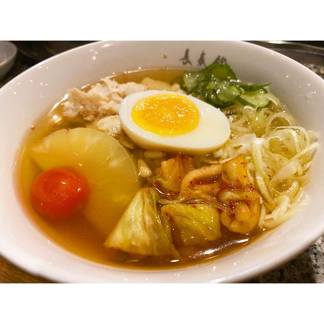 真下玲奈のインスタグラム：「アルバムを見てたら前に行った長春館さんの冷麺が出てきた♡ . . 焼肉行きたいな🥓 年内はさすがに無理かな…😭 . ちなみにここはお一人さま焼肉できます♡最高！！！  #長春館#新宿三丁目#焼肉食べたい#お腹減った#冷麺が好き#冷麺大好き #冷麺#おなかすいた #おなかがすいたらモンスター #美味しいごはん#焼肉いきたいな」