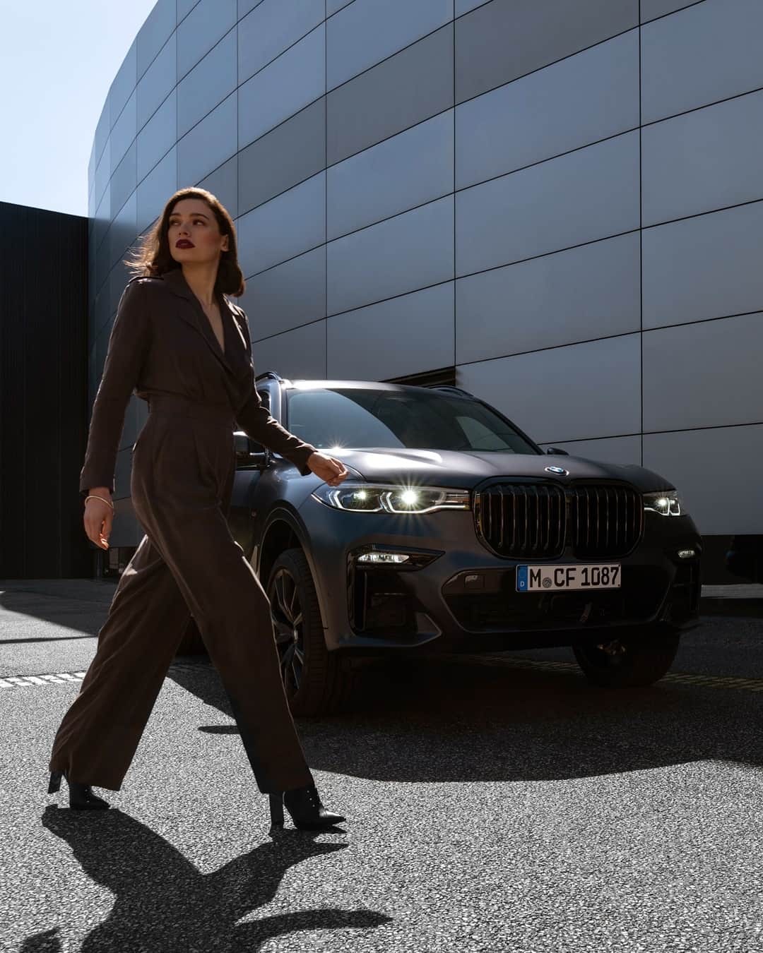 BMWさんのインスタグラム写真 - (BMWInstagram)「Know your value. Never settle for less.  The BMW X7 Dark Shadow Edition. #TheX7 #BMW #X7」11月30日 3時00分 - bmw