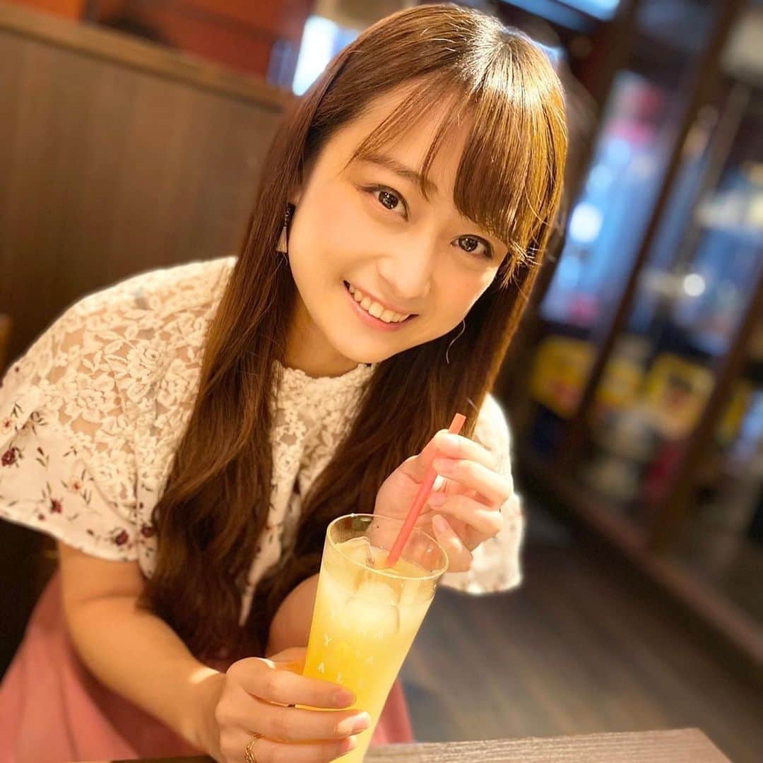 奈良怜那のインスタグラム：「撮られてるって分かった時の顔のうざさ( ⋅֊⋅ )💓 プロテンチョーの撮影の時にはるかが撮ってくれました📸  #カフェ#オムライス#아이돌#일상#데일리#ootd#오오티디#카페#시부야카페#cafe#bar#御徒町グルメ#上野広小路#좋아요#카페스타그램#맛집#팔로우미#휴일#idol#ポートレート#iphonography」