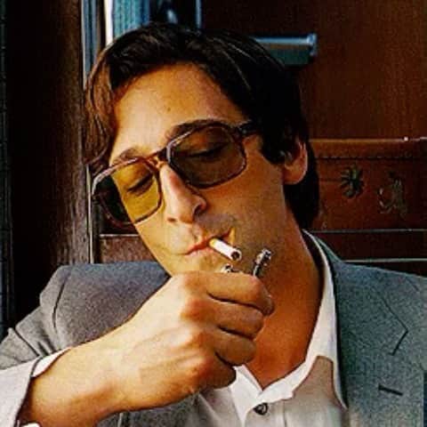 のインスタグラム：「👓 Dad’s glasses #darjeelinglimited #wesanderson #smokingonatrain」