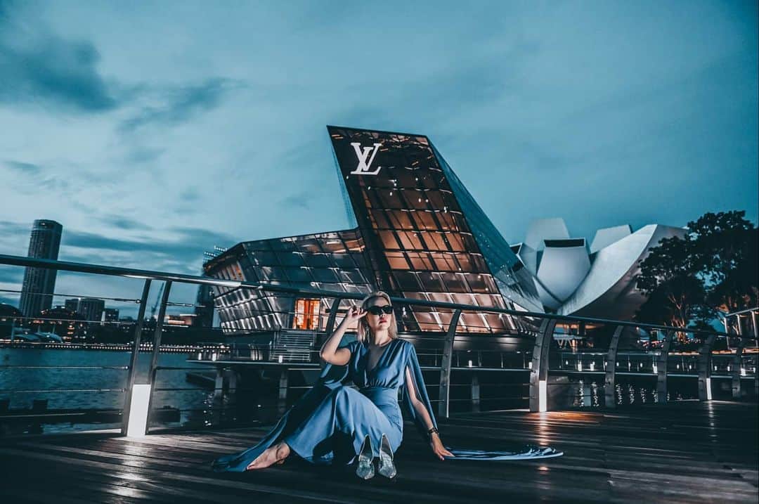 Nicole Chenのインスタグラム：「Loving the boardwalks of Marina Bay Sands」