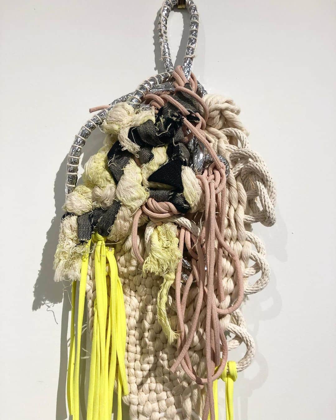 デレク ラムのインスタグラム：「Closeup of Tanya Aguiniga’s work at @volume_gallery」