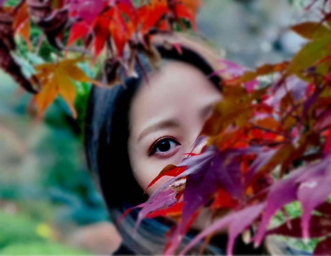 大矢ひな（ヒナ）のインスタグラム：「TikTokでみて やってみたかったやつ🍁 ． ． ． #紅葉#ポートレート#自撮り#静岡」