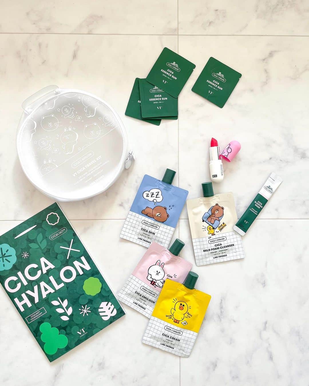 のインスタグラム：「LOFT BEST COSME 2020にご招待頂き、遊びに行ってきたよ💄﻿ ﻿ ﻿ 私も愛用してるVT コスメティクス @vtcosmetics_japan @vtcosmetics_korea_ ﻿ のCICAデイリースージングマスクがBESTCOSMEに選ばれてたー👑✨✨﻿ ﻿ 鎮静と保護をしてくれる敏感肌に優しいCICAコスメだよ♡﻿ ﻿ ﻿ 他にも沢山愛用してるコスメが選ばれてた♫﻿ お土産も沢山頂いたのでまたご紹介するね🥰﻿ ﻿ ﻿ #ベストトコスメ2020#ロフト展示会#ロフト﻿ #ロフトのベストコスメ2020﻿ #vtcosmetics﻿ #vtシカデイリースージングマスク﻿ #韓国コスメ#韓国スキンケア﻿ #コスメマニア#美容垢#30代美容﻿ #美容好きな人と繋がりたい﻿」