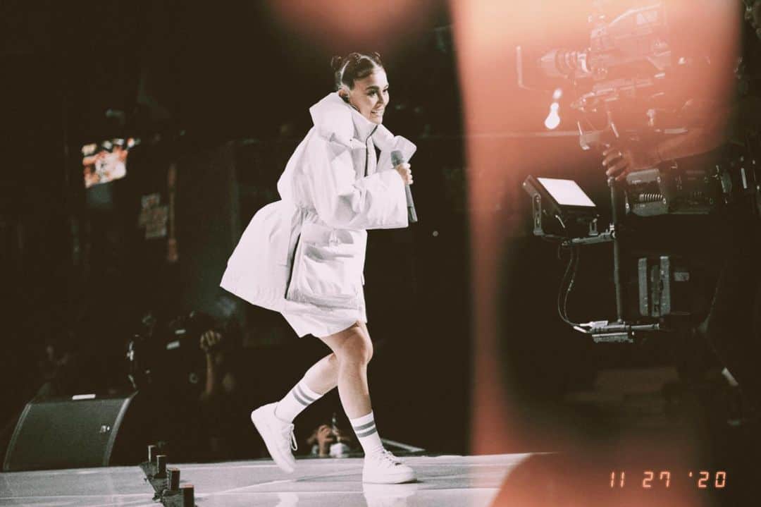 アグネス・モニカのインスタグラム：「🤍 𝚕 𝚘 𝚟 𝚎 . . #AGNEZMO」
