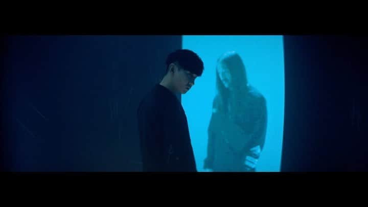 林俊傑のインスタグラム：「⠀ Been working super hard on this international project for some time, and I can’t believe it’s finally out!!! Many thanks to @steveaoki for this crazily aggressive remix!!! Also super grateful to have @rhydianvaughan_official on the stylish action video about brotherhood! Hope you guys enjoy!⠀ ⠀ 這是我正式踏入國際音樂圈的第一個正式作品，也是跟 Steve Aoki 的第一次合作，希望所有的朋友喜歡，也特別感謝男神 鳳小岳的精彩演出，讓這支充滿兄弟情懷的暴力美學MV那麼動感和精彩！⠀ ⠀ 🎵數位上架 New Single👉 https://lihi1.com/jIdYi⠀ 🎬Official Music Video👉 https://lihi1.com/l4Viz⠀ ⠀ #JJSteveAokiNotTonight #SteveAoki ⠀ #JJLINLikeYouDo #NotTonight」