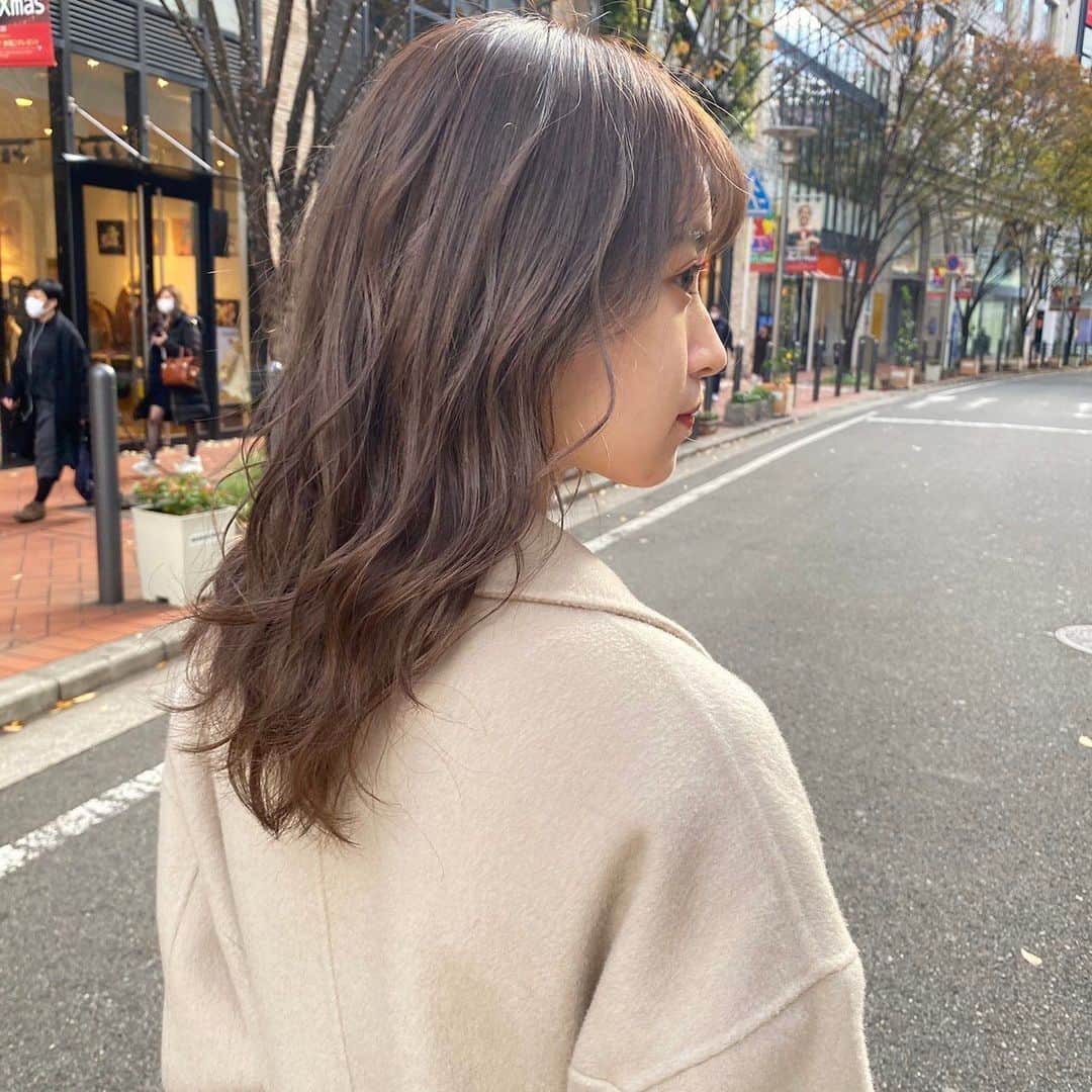 内海里来のインスタグラム：「🕊🕊🕊 #梅田サロン #大阪サロン #梅田茶屋町 #ロングヘアスタイル #巻き髪 #冬カラー #instalike #lfl」