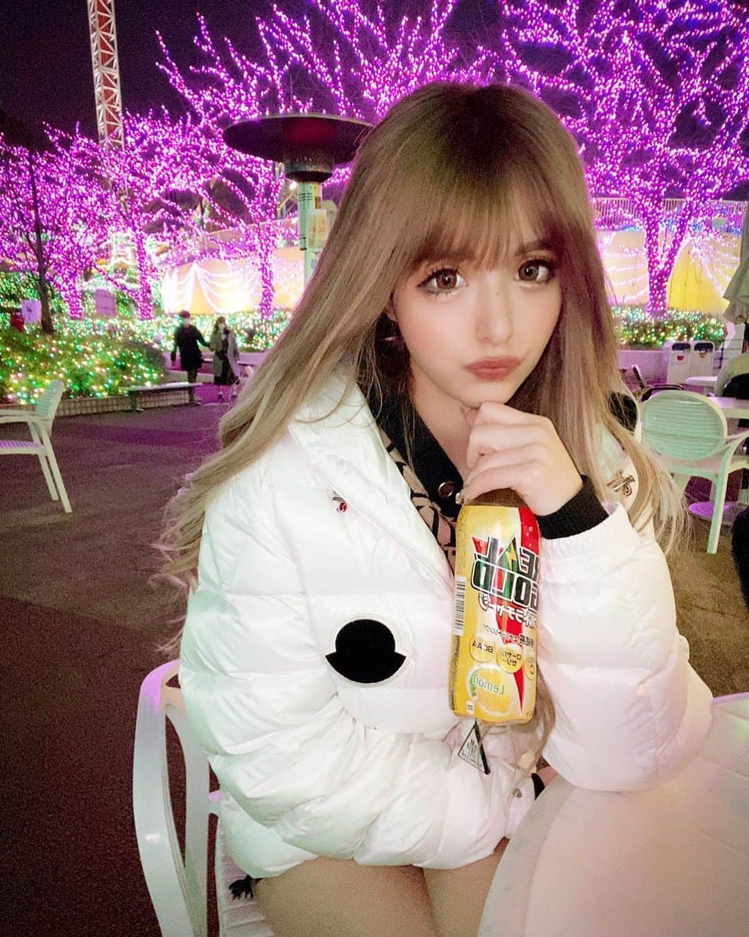 アンジェリカのインスタグラム：「❇︎ . 読ラン❤︎✨今年も行ってきた〜🐛🐛 マジでイルミが綺麗すぎて😤笑笑 絶対行ったほうがいいヨ . 爽日ありがとネー☝🏻💖そーいえば、 2人で初バンジーやってきた。笑笑 . ❇︎ #読売ランド #読売ランドイルミネーション #イルミネーションデート #イルミネーション #バンジージャンプ」