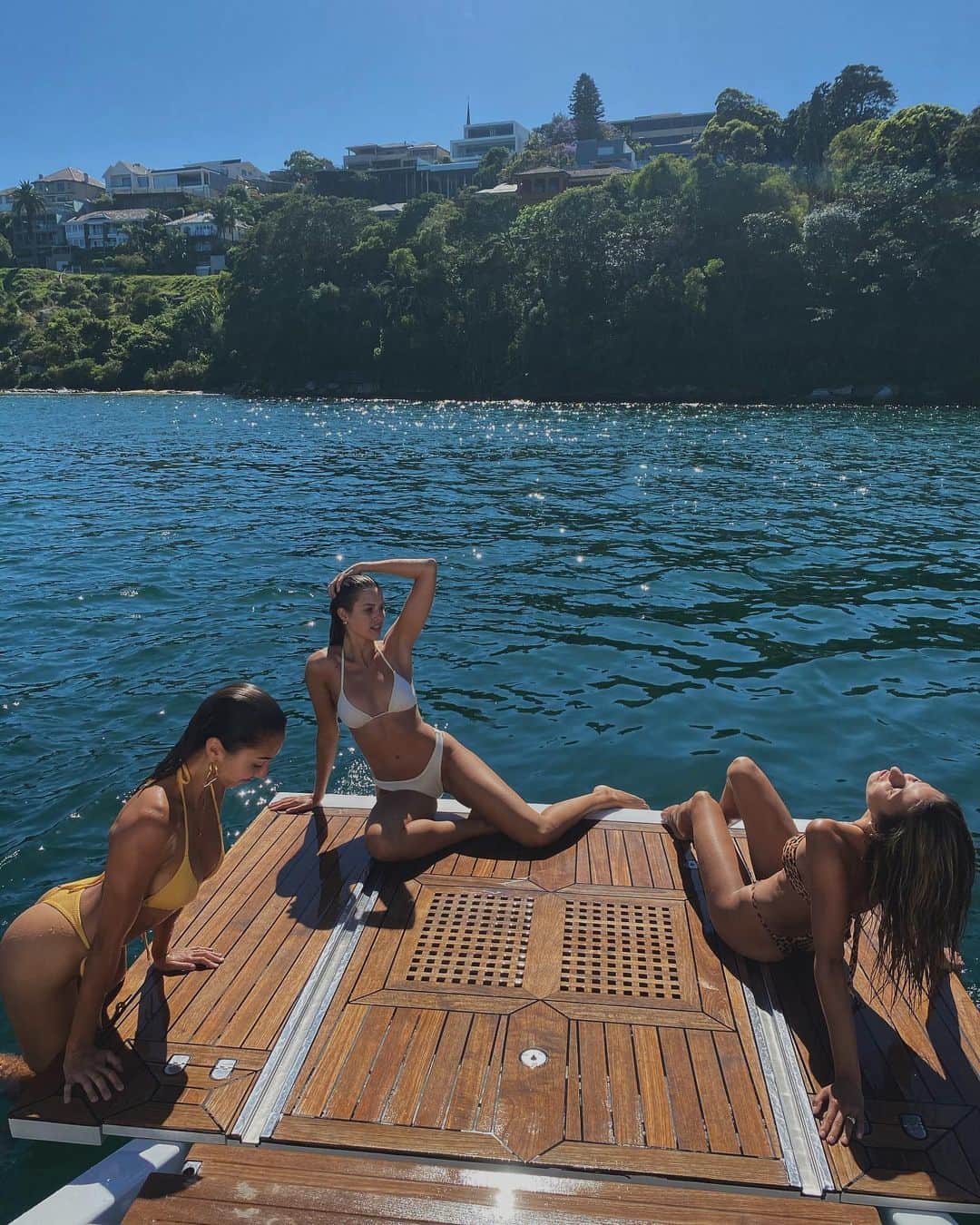 ナタリー・ジェーン・ローザーのインスタグラム：「HEAT WAVE 🔥👋🏽」