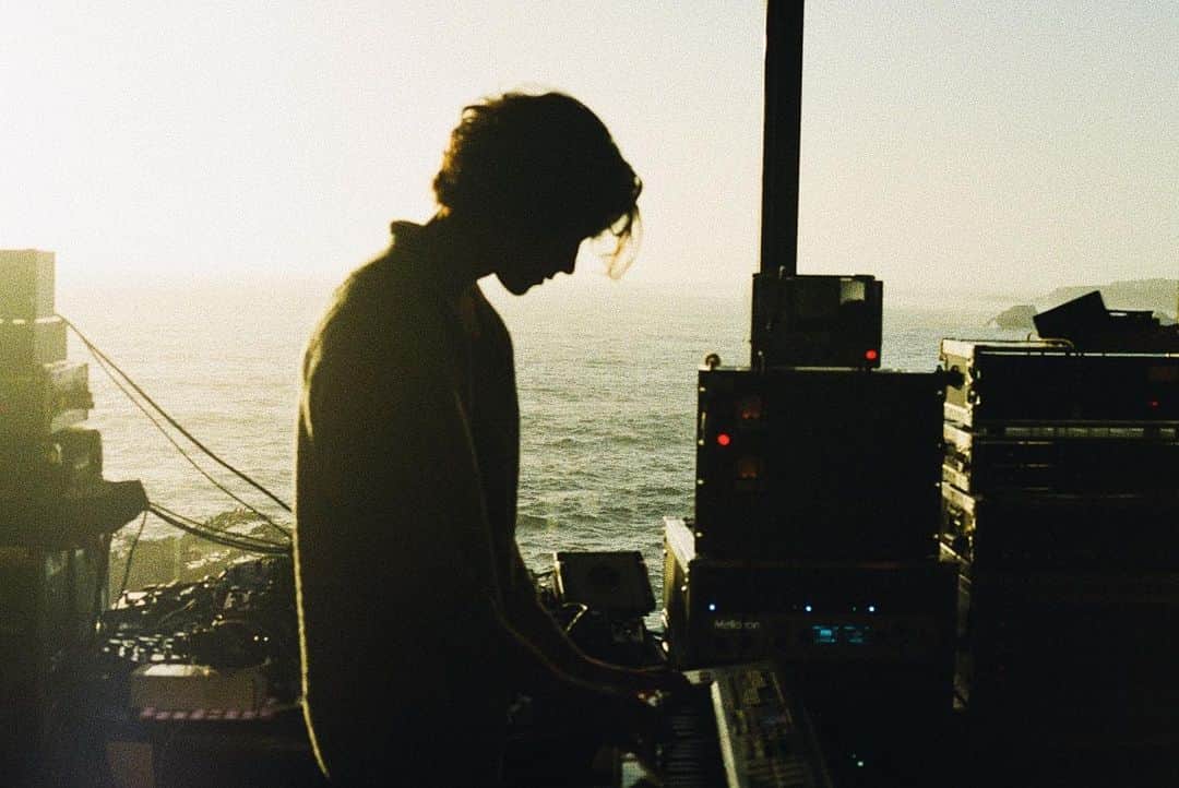 ショーン・メンデスのインスタグラム：「5 days #WONDER」