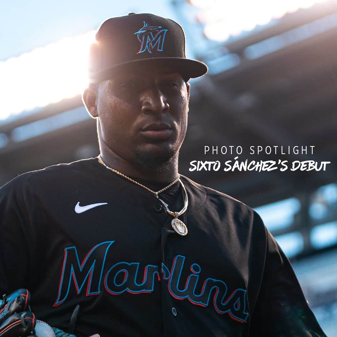 マイアミ・マーリンズさんのインスタグラム写真 - (マイアミ・マーリンズInstagram)「Behind the lens with Team Photographer, @josephguzy: @sixto03_sanchez MLB Debut」11月30日 5時51分 - marlins