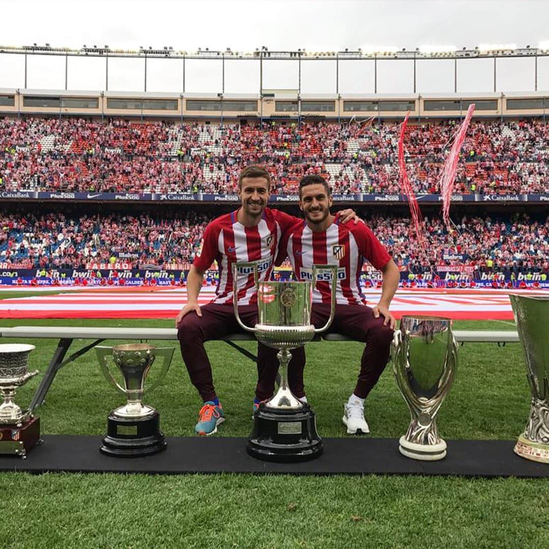 コケさんのインスタグラム写真 - (コケInstagram)「Entre muchas otras cosas, de ti aprendí lo que significa ser capitán del @atleticodemadrid. Disfrutar de tu amistad y de tu fútbol ha sido todo un honor. Gracias por todo, hermano. Te esperamos pronto en tu casa ❤️🤍」11月30日 5時49分 - koke6