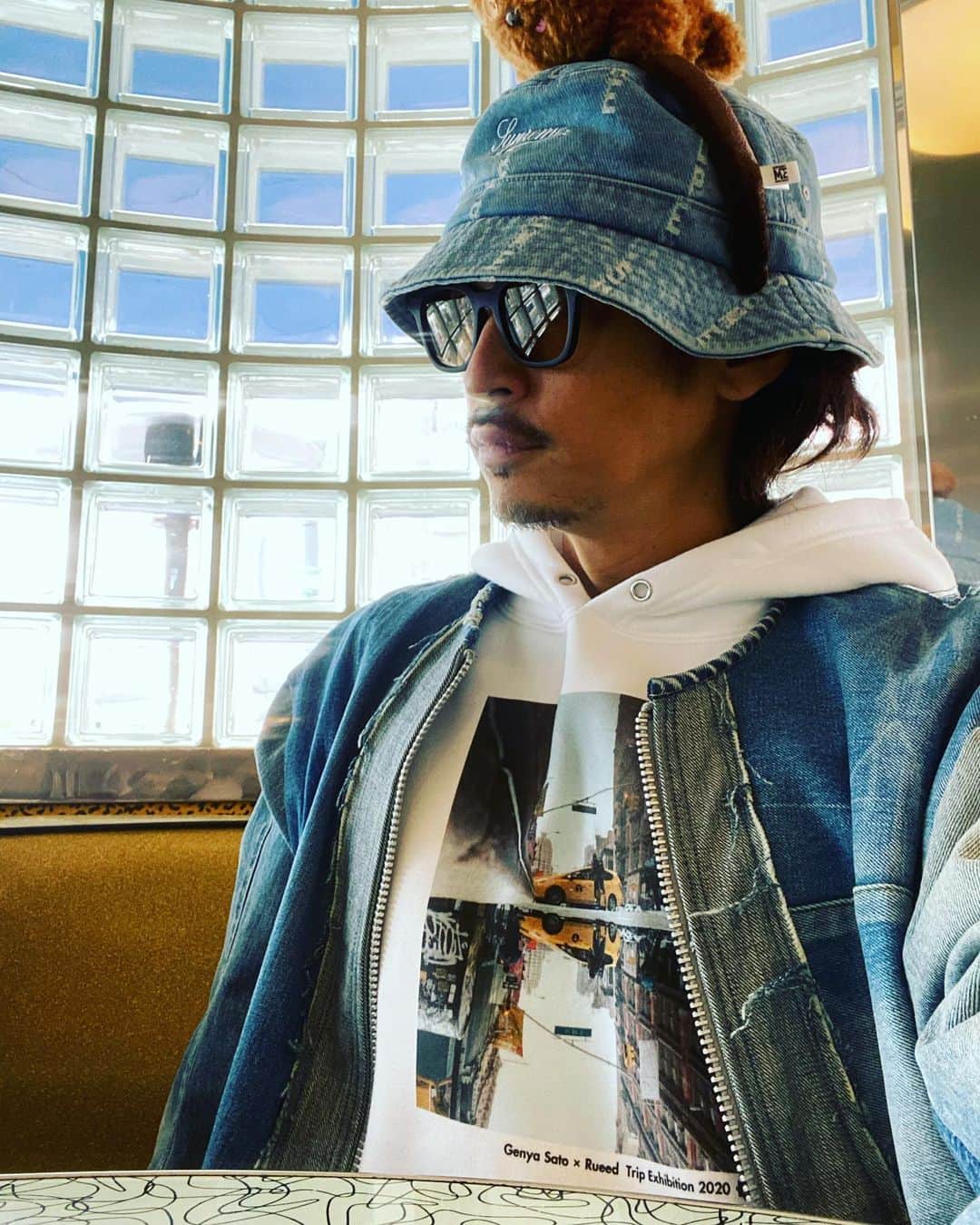 窪塚洋介のインスタグラム：「TIM(Universal Studios)_Head Band SUPREME_Hat SANKAKU_Sunglasses KURO(OCMS)_Jacket RUEED x Genya Sato(Trip Exhibition 2020)_Parker」