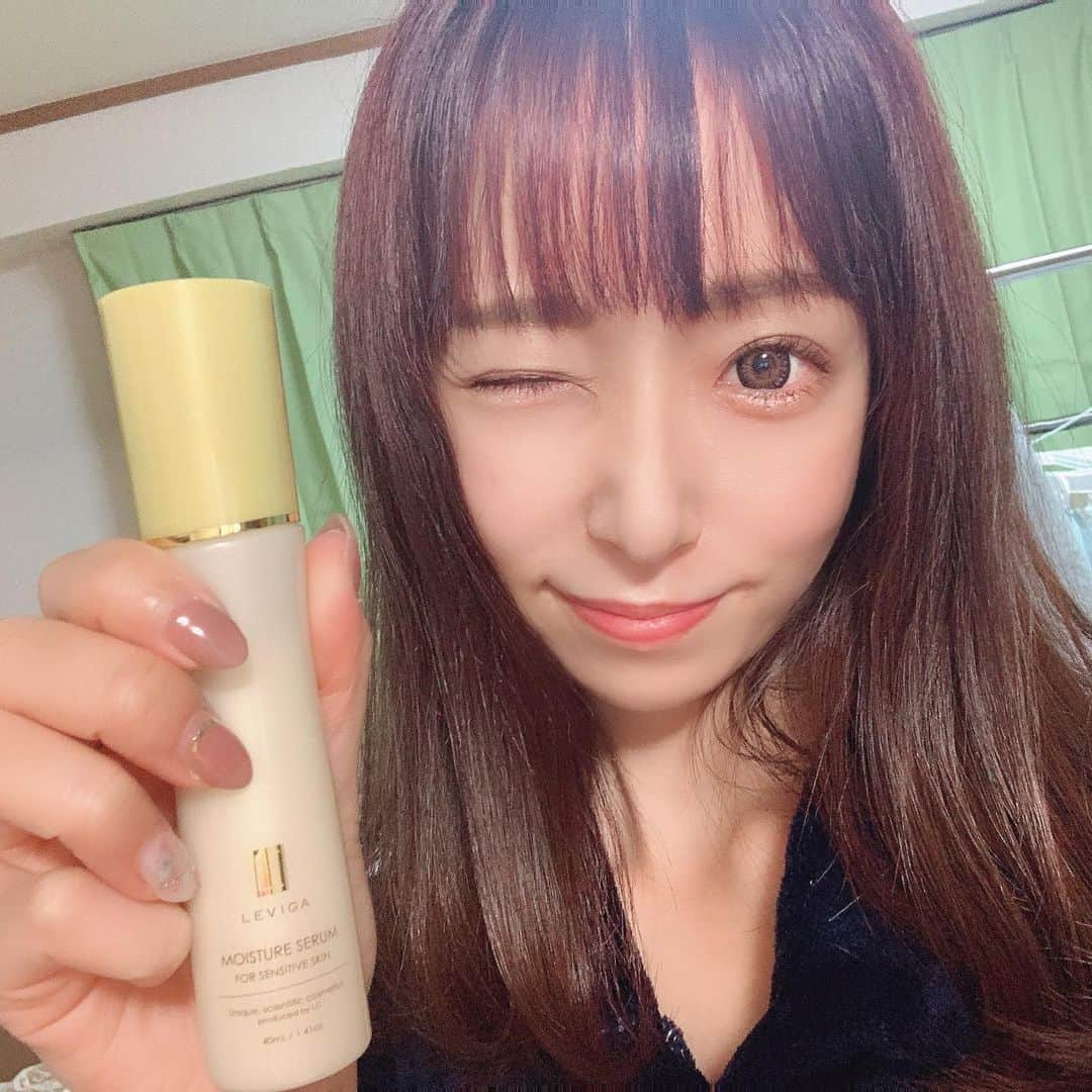 華月咲（さーちゃん）さんのインスタグラム写真 - (華月咲（さーちゃん）Instagram)「1130 おはさーちゃん\( ･ᴗ･ ) 美容液って色々あってどれ使えばいいか 難しいけど、わたしが重要視してるのは とにかく天然由来！安心安全がいちばん✌️ これは100%国内製造＆100%酸素水使用。 100%って言えるのは信頼できる証拠よね🥰 オールインワンだから楽ちん！ありがたや！ ＊ 今日も笑顔で過ごそうね〜(*ˊᵕˋ*)੭🌈✨ ・ ・ #華月咲 #さーちゃん #LEVIGA #モイスチュアセラム #LEVIGAモイスチュアセラム #美肌菌 #乾燥肌対策 #オールインワン #ハリ対策 #保湿ケア #LEVIGAシワ改善 #monipla #leviga_fan #フォロワー募集中 #インフルエンサー  #fashion #ootd #makeup #kawaii #instafashion #outfit #follow #followme #instagood」11月30日 7時02分 - sachan_0109