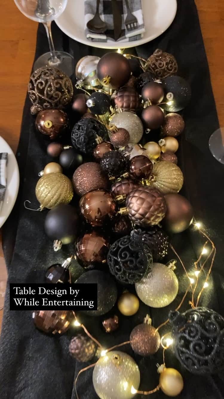 Grace Bonneyのインスタグラム：「Amber here from @whileentertaining! On day one of my takeover, I asked Design Sponge followers to vote for three of their favorite holiday items. The winners: a chiffon table runner, tree ornaments, and string lights. I used these items to decorate the table you see here. Small gatherings don’t have to dull. Get creative and invite joy in to your home. For more holiday inspiration, follow @whileentertaining. I’ll be posting daily tips as part of my ‘Heavy on the Joy’ holiday campaign - kicking off on Dec. 1!   #holidayseason #holidaydecor #tablescapes #sundayfunday」