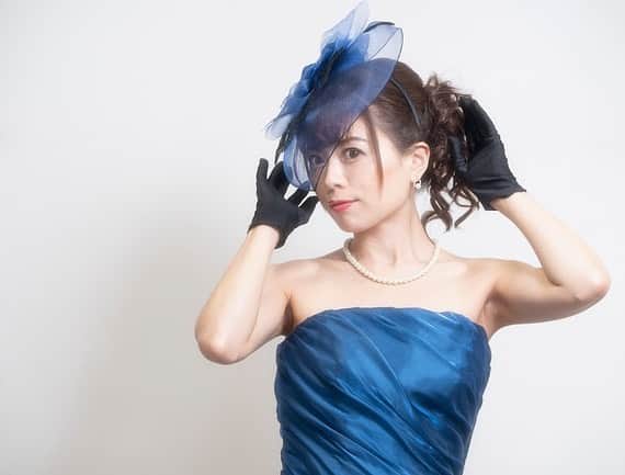 及川愛未のインスタグラム：「takafumiさんコレクション👗濃紺dress make-up TAKAFUMIさん hairset TAKAFUMIさん styling  TAKAFUMIさん . . #shooting #撮影 #model #サロンモデル #ブライダル #ウェディングモデル #ブライダルモデル　 #ポートレートしま専科  #ポートレート  #photography  #写真  #写真好きな人と繋がりたい  #写真撮るの好き人と繋がりたい  #portraitmodel  #東京カメラ部  #カメラマン募集  #ファインダー #ファインダー越しの私の世界 #結婚式 #dress #blue #weddingdress #makeup #hairmake #hairset #bridal #ヘッドドレス #TAKAFUMIさん #goodmorning  #followme ‪ ‬」