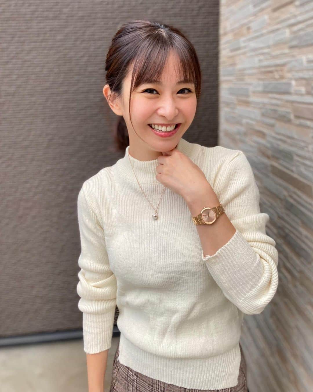 中庄司愛希さんのインスタグラム写真 - (中庄司愛希Instagram)「おはようございます❣️ 土日があっという間に終わります🥺 週末はDaniel Wellingtonの新作Iconic Link Unitoneの時計とネックレスをお試しさせてもらったよ🌈ローズゴールドの色味が上品でとてもお気に入り😘 15％OFFクーポンコード【aki19】も使えるよ💕 @danielwellington　#ダニエルウェリントン #DWユニトーン」11月30日 7時59分 - aki_nakashoji_golf