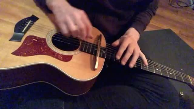 カーキ・キングのインスタグラム：「Fresh out of the tube and onto your guitar! This are first impressions by  @adlibguitar and I happen to love the diddlediddlediddlediddle on the teeny strings. Thanks for posting this Shane! 20% off sale ends tomorrow-- use code Kaki20. Use link in bio or kakiking dot com backslash shop   Repost from @adlibguitar • Experimenting with my Passerelle Bridge, which just arrived in the mail today. I knew I needed one of these as soon as I saw it. Designed by @kakigram and @atelier_rosenkrantz   #Guitar #PreparedGuitar #GuitarSolo #AcousticGuitar #FingerStyleGuitar #ExperimentalMusic #passerellebridge #Guzheng #ImprovisedMusic」
