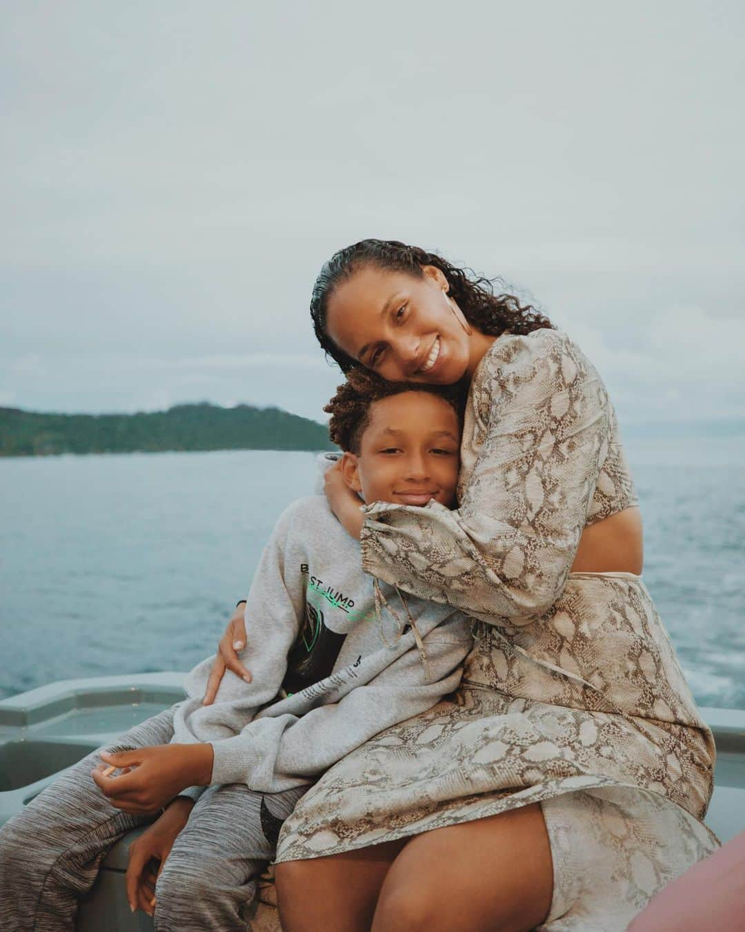 アリシア・キーズさんのインスタグラム写真 - (アリシア・キーズInstagram)「There’s no words to describe this love 🥰🥰🥰」11月30日 8時25分 - aliciakeys