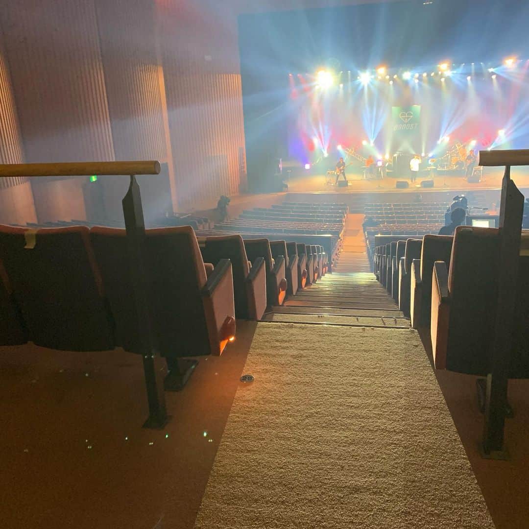 MINMIさんのインスタグラム写真 - (MINMIInstagram)「しっかり検査を受け感染対策をとっての音楽イベント有難いです。リハから熱い現場、出演者もスタッフも勿論お客さんも本当に最高でした😊✨✨✨　ここから12月5日のフリーダム宮崎に向けて更に私もvibesupして参ります^_^ リハーサルからの感動も　少しだけシェアしますね🤫 #musicpowerin延岡 #smile  #宮崎のうた　#アミュプラザ宮崎 #freedom #宮崎　#延岡　#宮崎ありがとう  @official_booost  @tee1126tee  @freedombeach2020official  @kaku.seiko」11月30日 8時38分 - minmidesu