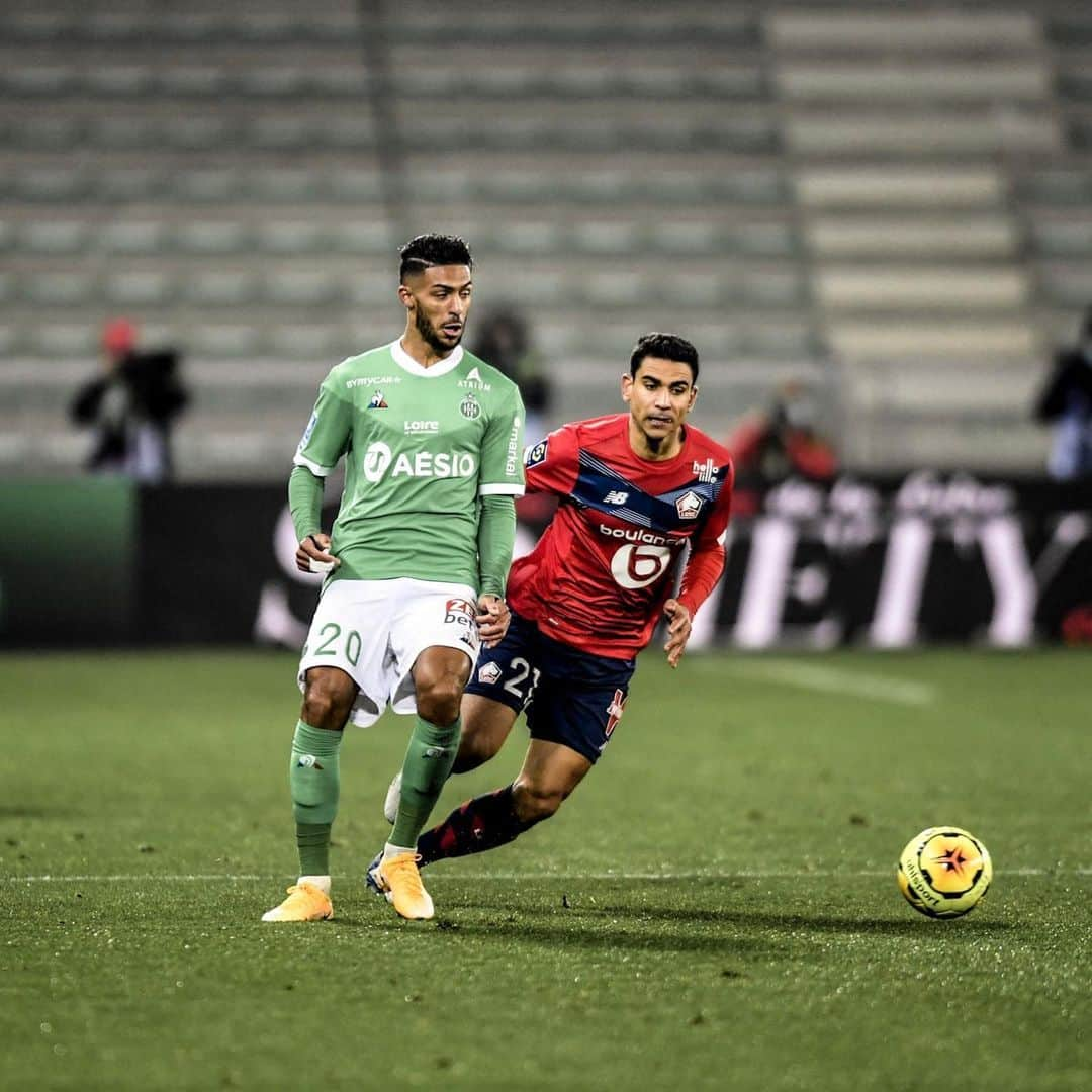 リーグ・アンさんのインスタグラム写真 - (リーグ・アンInstagram)「🆚 #ASSELOSC (1-1) 💥 Dans un match animé, l'@asseofficiel et le @losclive se quittent sur un score de parité 🤝 !  Saint-Étienne and Lille finish on level terms! • • #Ligue1UberEats #ASSE #ASSaintEtienne #LOSC #LilleOSC #StadeGeoffroyGuichard」11月30日 8時39分 - ligue1ubereats