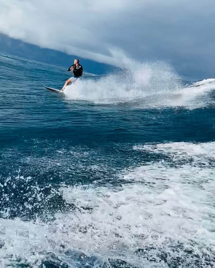 コナー・ドワイヤーのインスタグラム：「First time tow-in surfing 🏄🏼‍♂️.. so fun!」