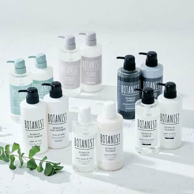 BOTANIST GLOBALのインスタグラム：「#SleekHair in a nutshell: smooth, shiny, light, fluffy, natural volume, supple, and manage... It's greedy, but we'd like to say it's all there. ⠀⠀⠀  In the same way that taking care of your skin is all about washing and moisturizing your face every day, why not start thinking about the next level of shampoo and treatment to achieve silky hair?  ⠀⠀⠀  #BOTANIST Standard Series is made with plant-derived ingredients and amino acid-based cleansing ingredients that are gentle on both hair and scalp because they are used every day.   You can choose the product lineup that best suits your hair condition and your desired hair style, for silky hair that you want to achieve.  Stay Simple. Live Simple. #BOTANIST ⠀  🛀@botanist_official 🗼@botanist_tokyo 🇨🇳@botanist_chinese」