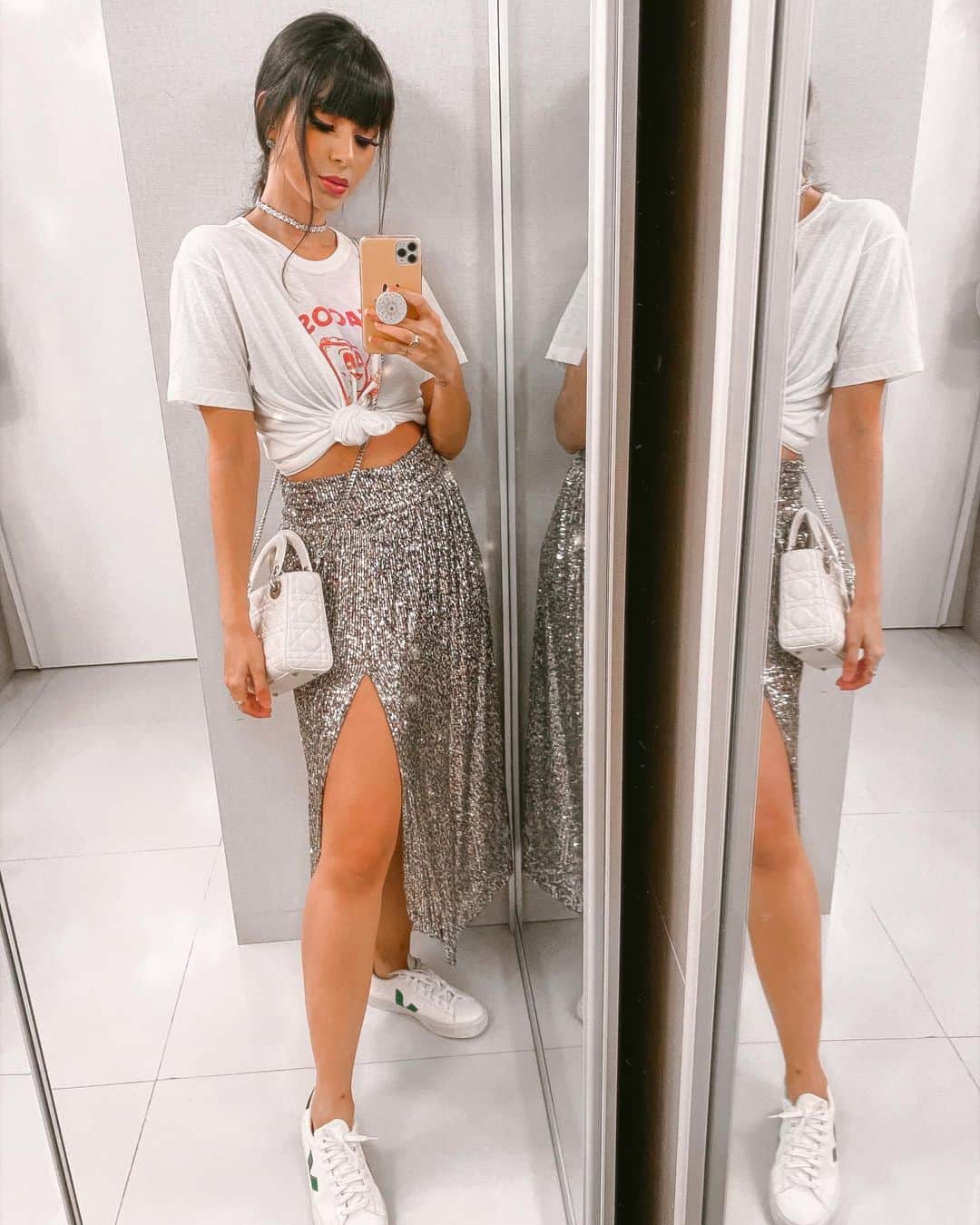 Gabriela Salesのインスタグラム：「Ainda não tinha postado esse look aqui. Vocês curtem essa proposta de estilo hi-lo? Amo misturar peças mais básicas com outras de efeito ✌🏼😙」