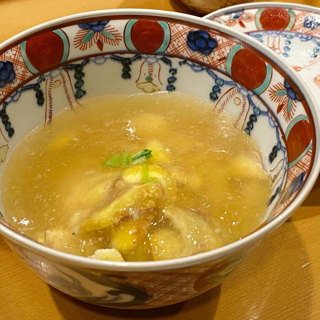 大田明奈さんのインスタグラム写真 - (大田明奈Instagram)「日本人に生まれて良かったと思う瞬間🍣🍵👘🥢 #新橋 #グルメ #香箱蟹  #旬の食材」11月30日 10時26分 - moreakee