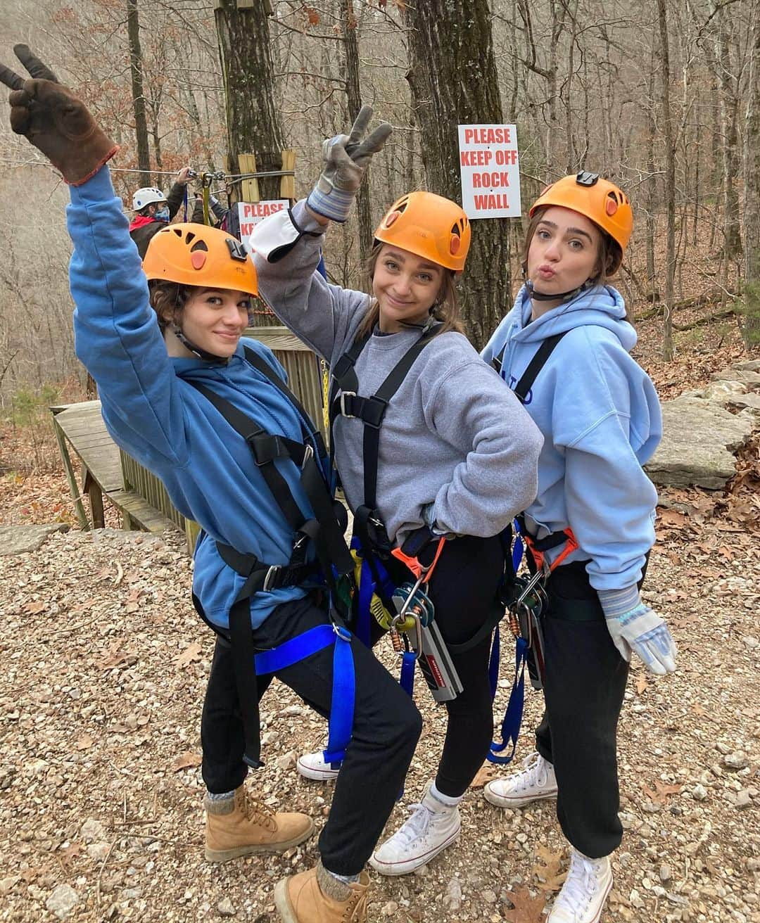 ペイトン・アーンストのインスタグラム：「Ziplining✔️」