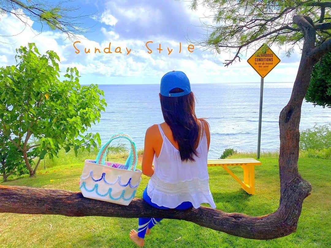 Moco Lima Hawaiiさんのインスタグラム写真 - (Moco Lima HawaiiInstagram)「New* Waves Tote S Size, Made by Moco   どんな日曜日をお過ごしですか？  #morningcoffee#morning#sunday#relax#relaxing#coffeeaddict#coffeetime#lovelyday#calming#photoshoting#withyou#photooftheday#niceview#treechair#mocolimahawaii#hawaii#designer#mylife#日曜日#朝#海#散歩#モーニングコーヒー#コーヒータイム#穏やか」11月30日 10時57分 - mocolimahawaii