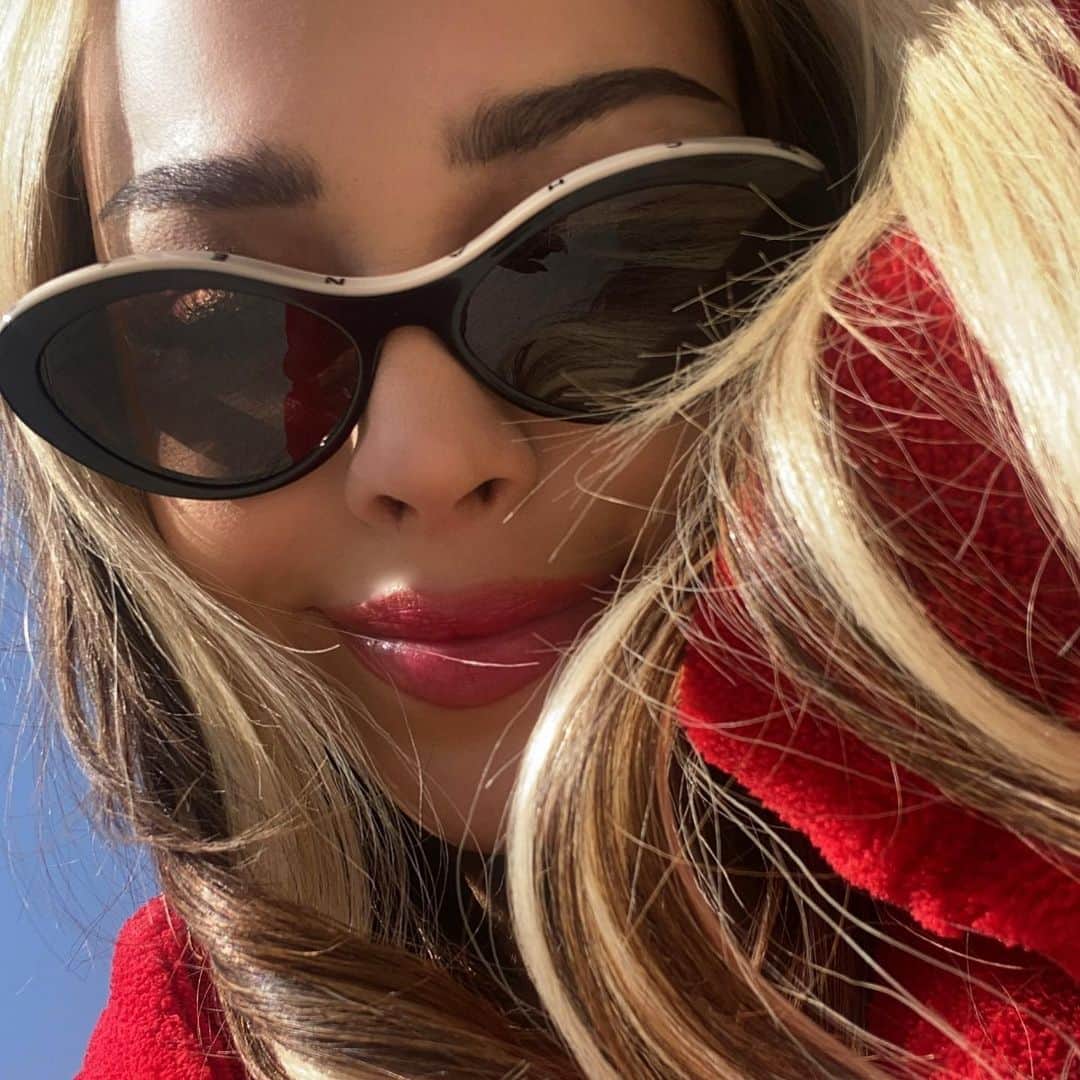 Danna Paolaのインスタグラム：「Quédate forever, porfa. ♥️」