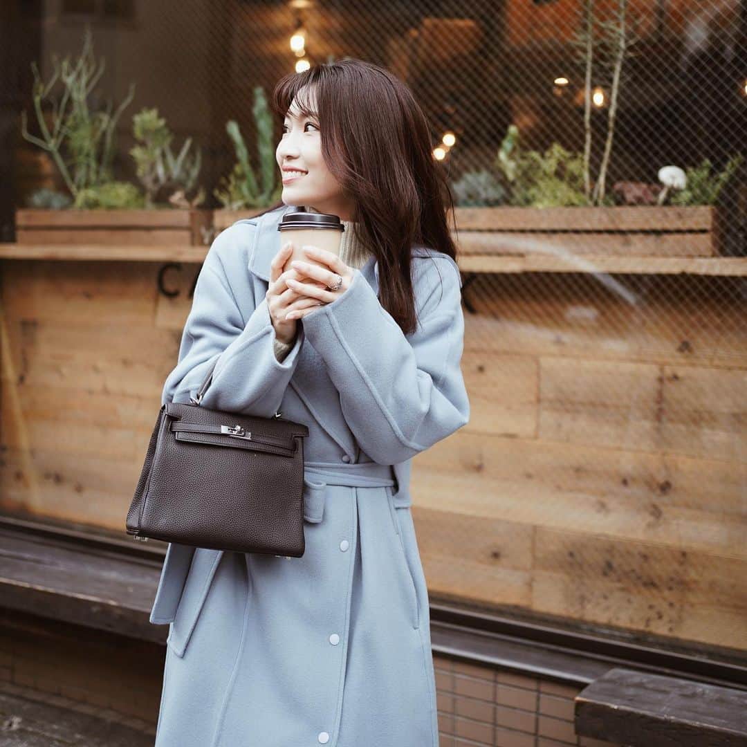 のインスタグラム：「﻿ ﻿ のんびりのんびり家族と過ごした週末。﻿ パワーチャージ完了✨﻿ ﻿ 打ち合わせからスタートでした！！﻿ 来週とあるセミナー(オンライン)でお話しさせていただくことになり、そのリハーサル。﻿ ドキドキします。。﻿ ﻿ 今年も残り約1ヶ月...2020年ギリギリで新たなチャレンジも始めました♡﻿ コロナに負けず最後まで突っ走るーー🏃‍♀️﻿ ﻿ ﻿ #お仕事 #1週間の始まり #2020年もあと1ヶ月﻿」