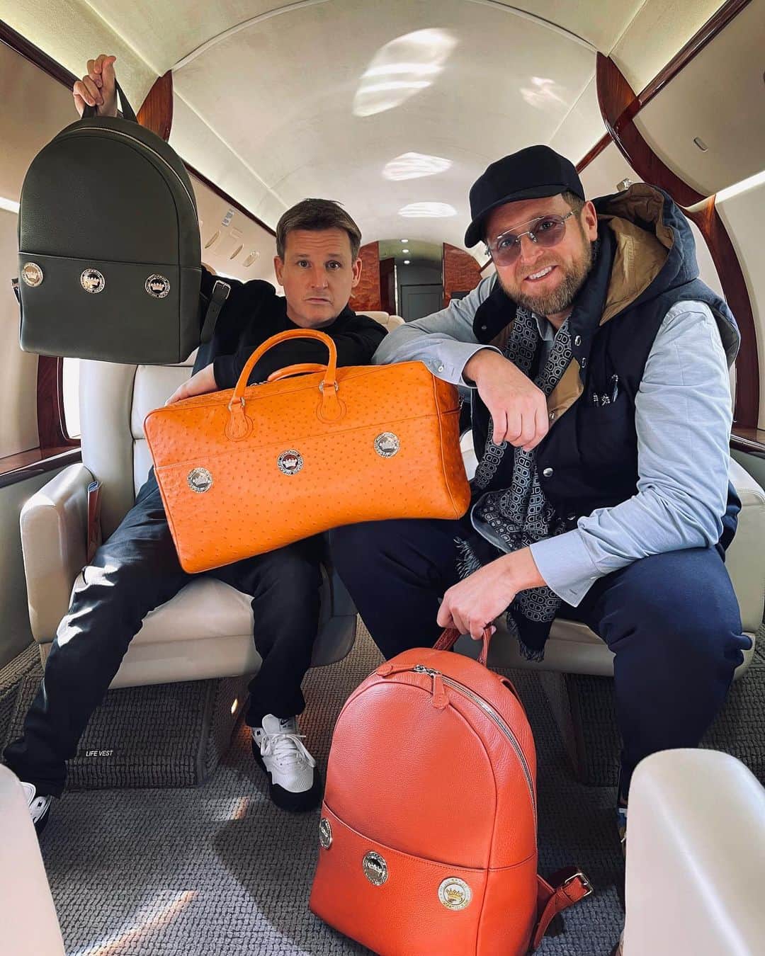 ロブ・ディアデックのインスタグラム：「Happy Birthday to the one of one bespoke human being that is @mrking.   Master designer and visionary of @cccxxxiii and all the finer details of life. An extraordinary 24hr run to wine country to celebrate the occasion.   Appreciate you my brother. Cheers to celebrating another year the right way. The #kingsway!」